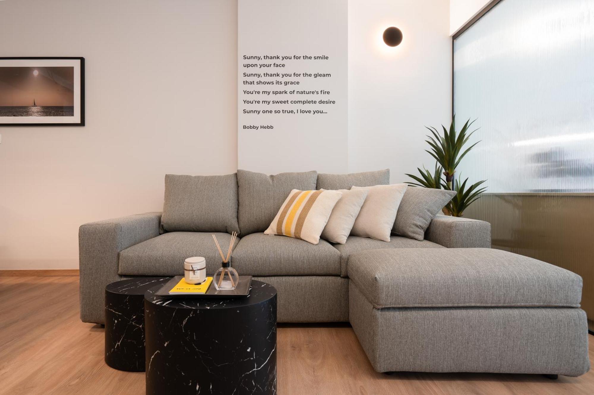 Kosmos Luxury Residences Aten Rum bild